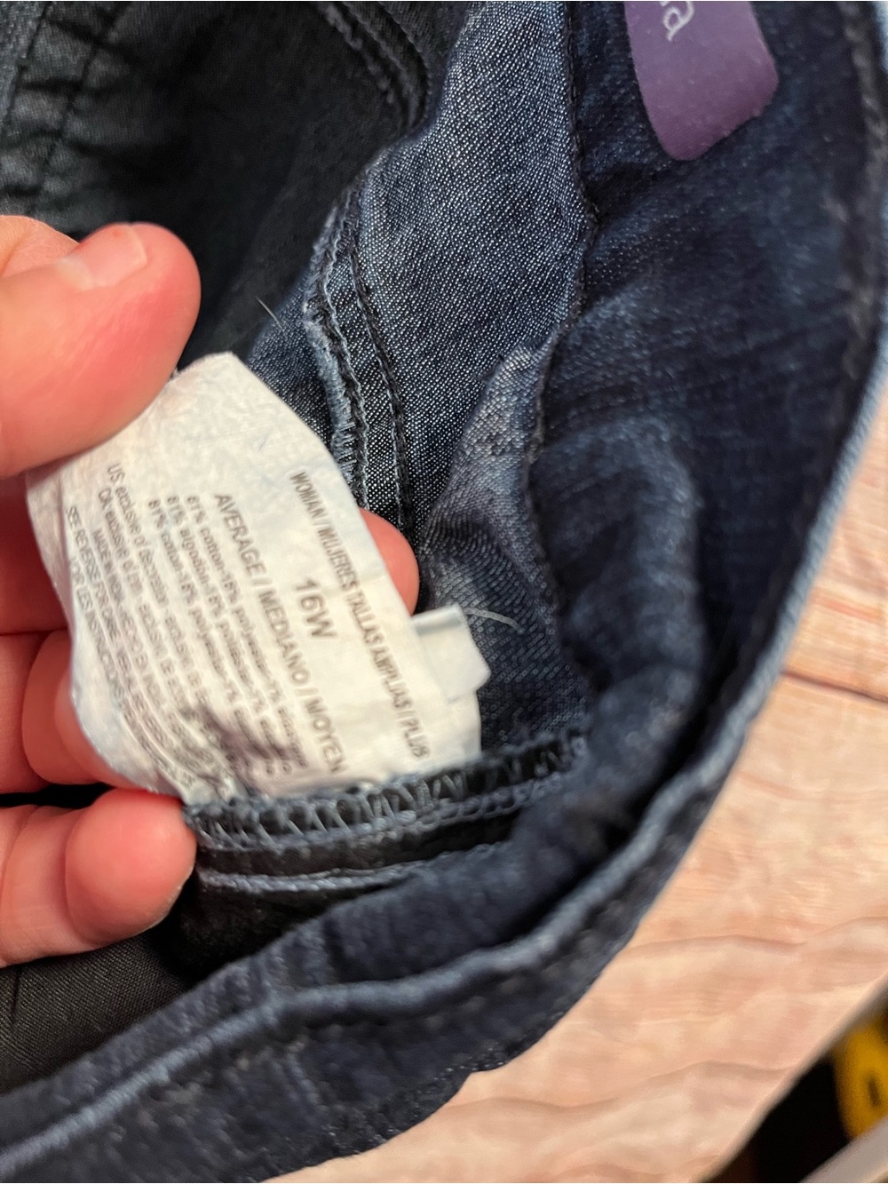 Gloria Vanderbilt denim capris with fancy pockets-Ladies 16W - Picture 8 of 8